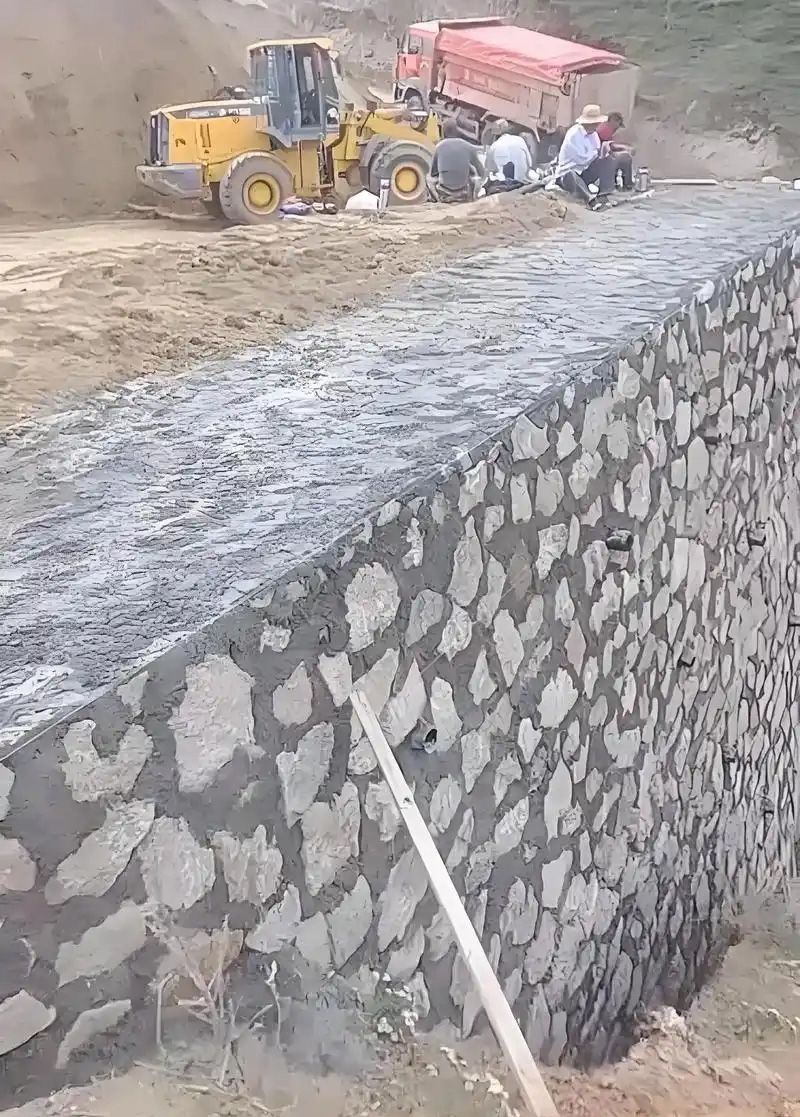 信阳边坡加固